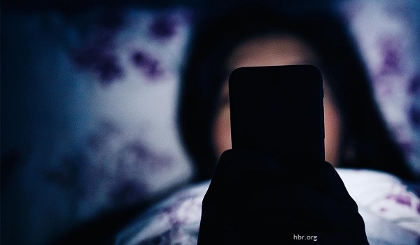 Kebahagiaan Sejati Ditemukan saat Anda Mematikan Ponsel Anda